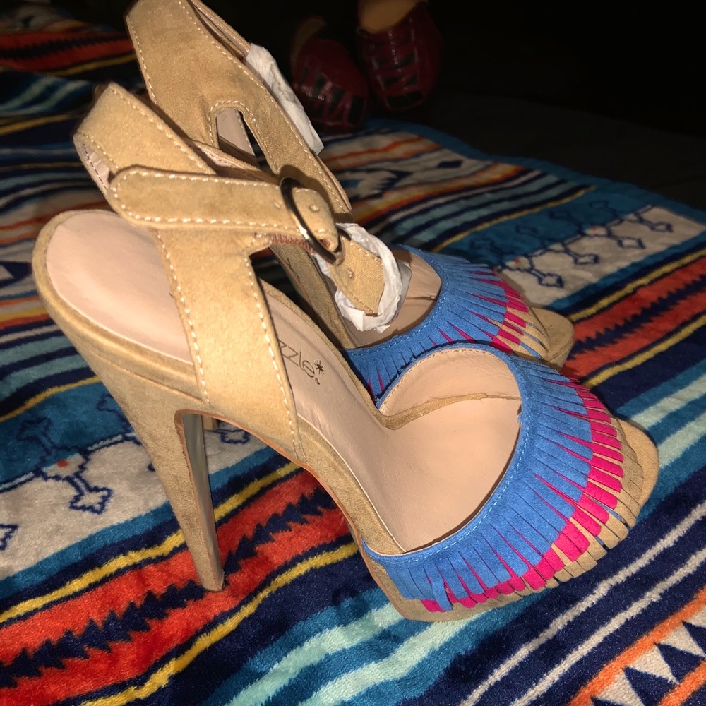 NWOT SHOE DAZZLE OPEN TOE HEELS